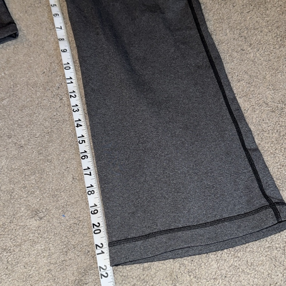 Lululemon Relaxed Fit Crop II size 4 pants Capri cropped women’s gray athletic - Picture 5 of 11